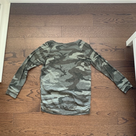 Camo Aritzia Long Sleeve Top - Picture 3 of 4